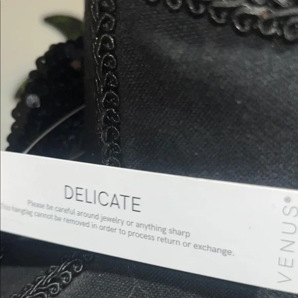 VENUS Shimmering Black Sequin Blazer - Picture 3 of 8